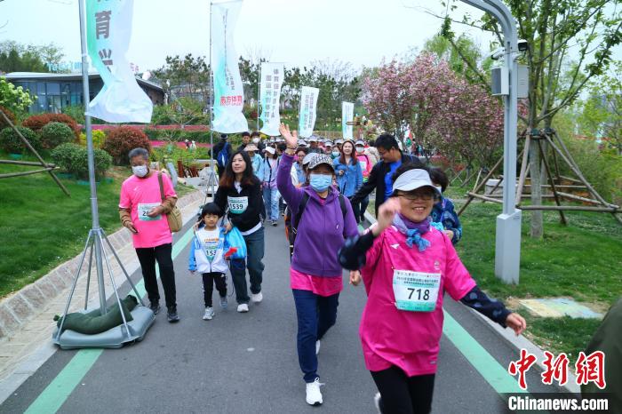 2024年全国群众登山健身大会在山东青岛盛大启幕