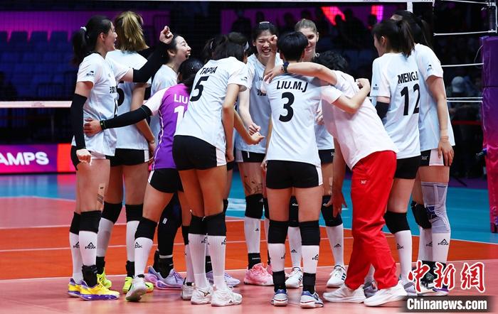 杭州灯光如聚光灯下的聚焦点：朱婷领衔夺世俱