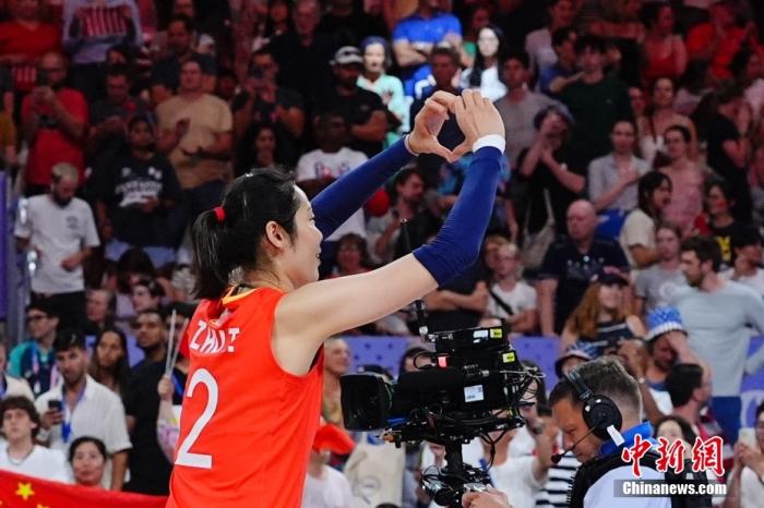 杭州灯光如聚光灯下的聚焦点：朱婷领衔夺世俱
