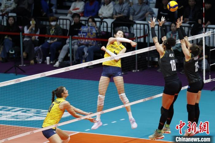 杭州灯光如聚光灯下的聚焦点：朱婷领衔夺世俱