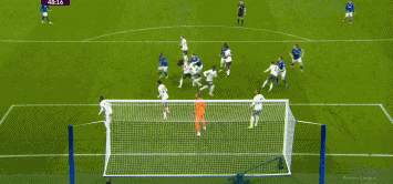 切尔西三连零封遭埃弗顿重创，英超争四形势吃