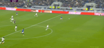 切尔西三连零封遭埃弗顿重创，英超争四形势吃