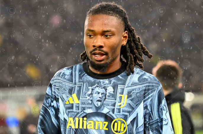 卡马文加留队搅局曼联利物浦中场引援，图拉姆