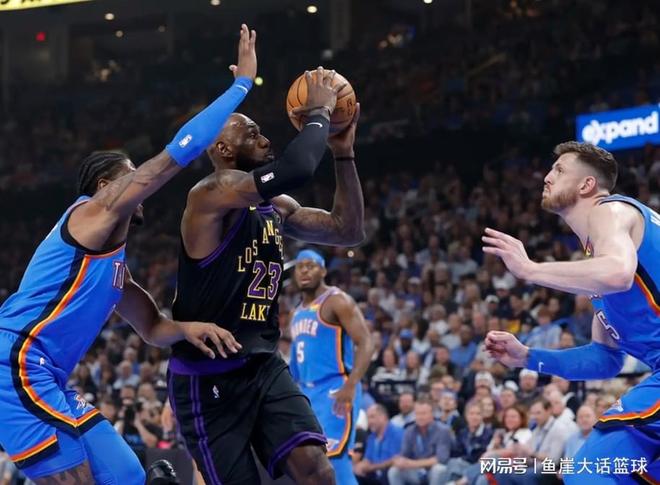 湖人客场惨败雷霆 东契奇伤退冲击季后赛前景