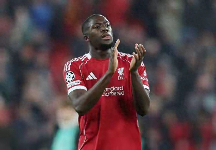 皇马医疗风波与巴萨财政危机交织 足坛双雄面临