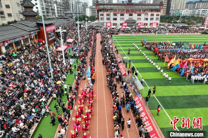 第二届贵州“村超”进入决赛阶段：真诚热情不