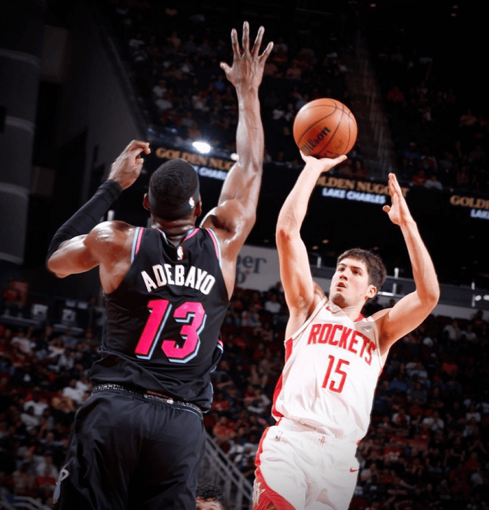 谢泼德半场爆发助火箭暂