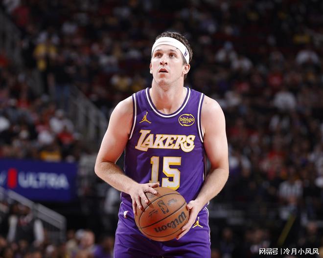 浓眉怒斥湖人管理层交易操作引争议 里夫斯交易