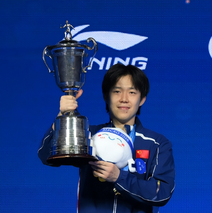 王楚钦夺冠后国乒男单排名骤降，仅剩两人守前