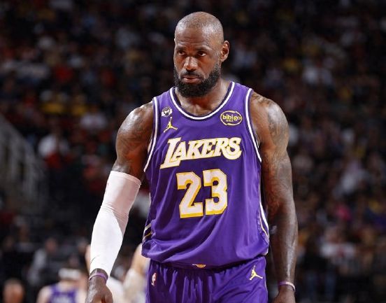 詹姆斯23赛季数据不降 真实命中率超新秀 火箭季